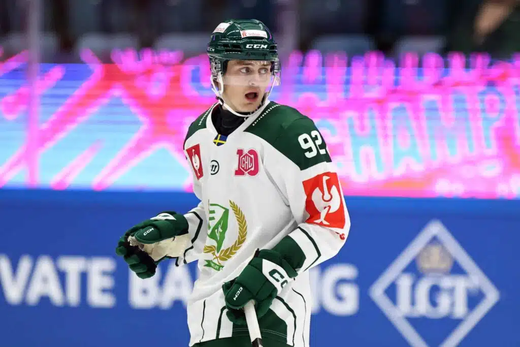 Lähde: SHL-joukkue kaupittelee 22-vuotiasta ex-NHL-lupaustaan