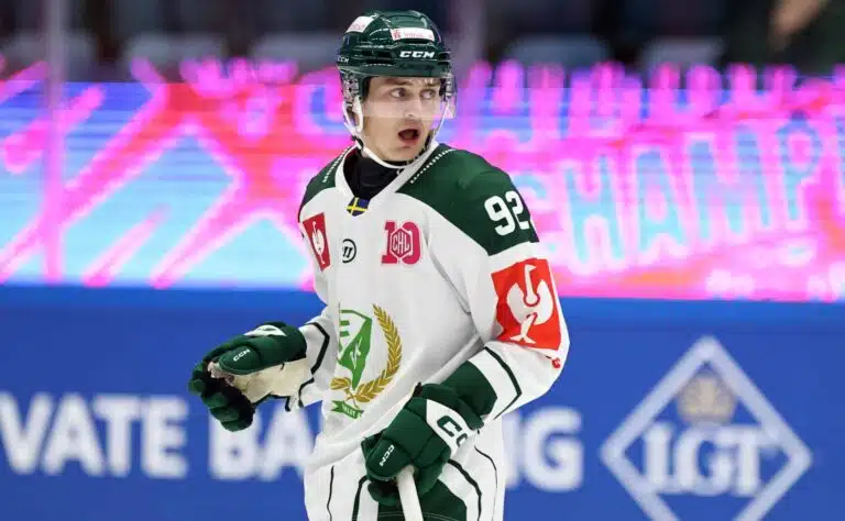 Lähde: SHL-joukkue kaupittelee 22-vuotiasta ex-NHL-lupaustaan