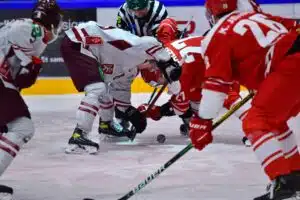 NHL-tähden veli ripusti hokkarinsa naulaan – ura jäi serkunkin varjoon