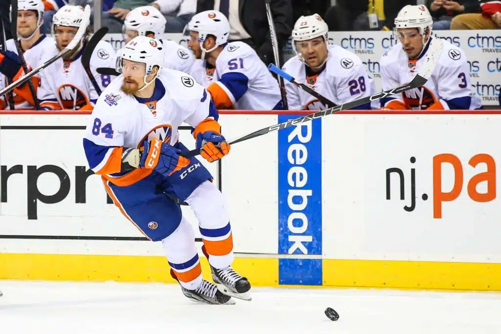 Entinen NHL-tähti sekosi – pahoinpitelysyyte junioripelissä