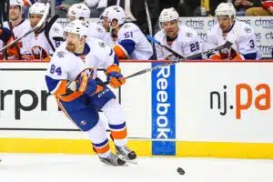 Entinen NHL-tähti sekosi – pahoinpitelysyyte junioripelissä