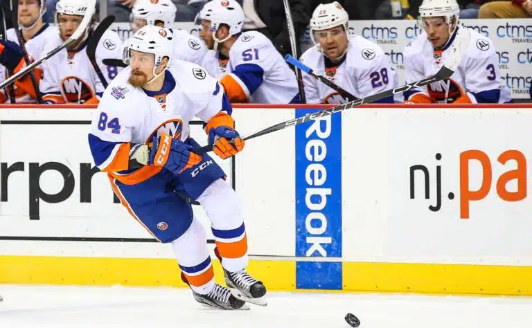 Entinen NHL-tähti sekosi – pahoinpitelysyyte junioripelissä