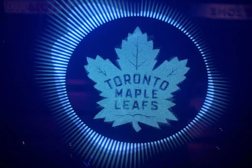 Toronto Maple Leafs saa lokaa niskaansa – GM-haussa eturistiriita