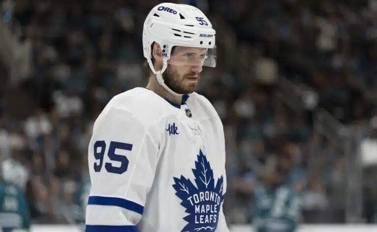 Yksi kaikkien aikojen Tre Kronor -puolustajista MM-kisoihin