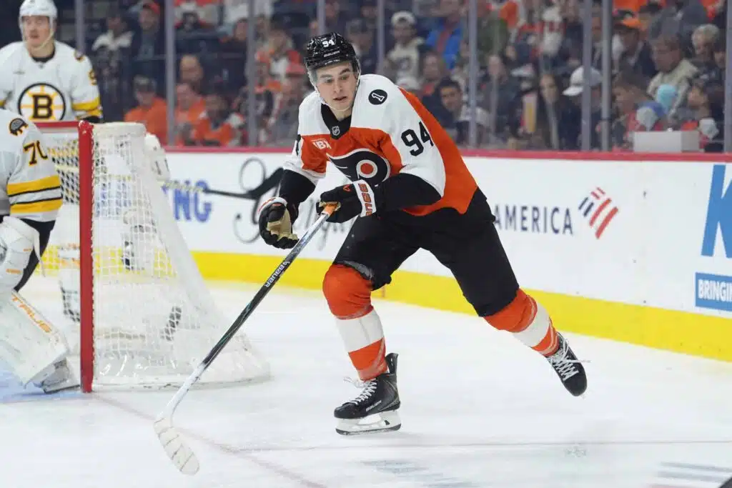 Flyers-tulokkaalle annettiin kova viesti – nyt NHL:ssä ei enää päästetä helpolla