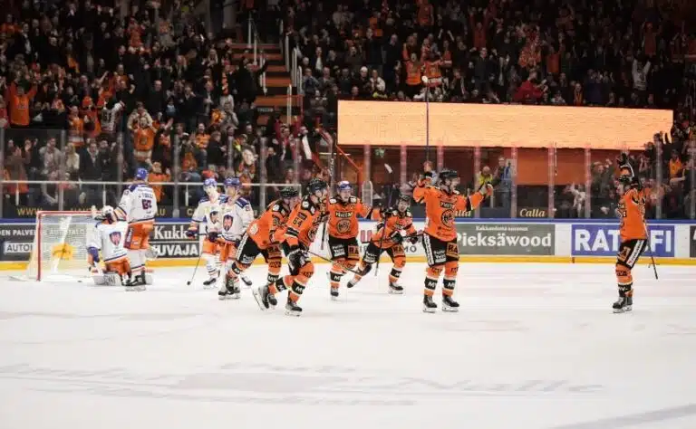 Kokenut HPK-tähti ylisti kotiyleisöä: ”Liigan parhaimmista areenoista”