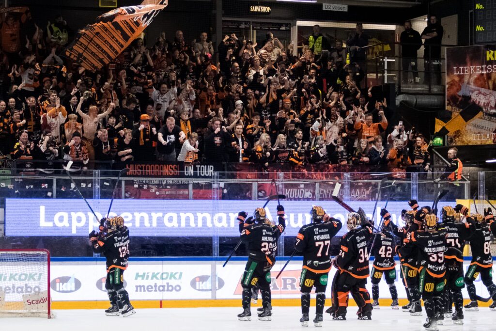 KooKoo juhlii finaalipaikkaa