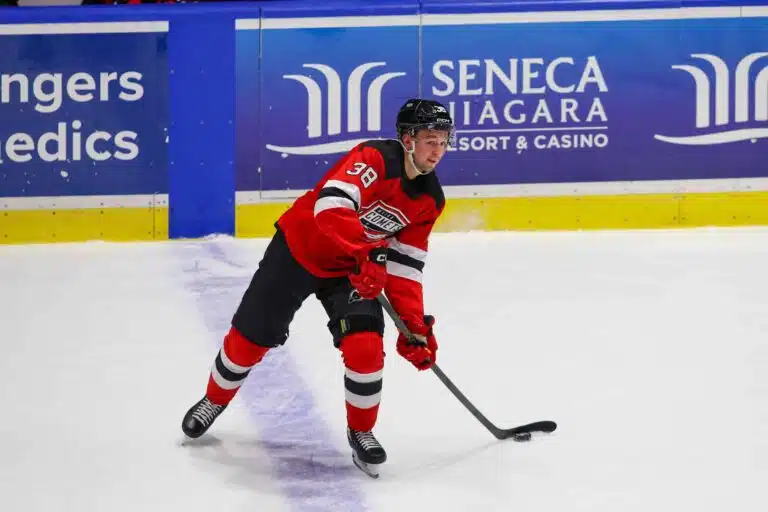 NHL-seura solmi diilin suomalaispuolustaja Topias Vilenin kanssa