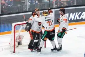 KooKoo juhlii SM-liigan 5. finaalin voittoa Tampereella 2026