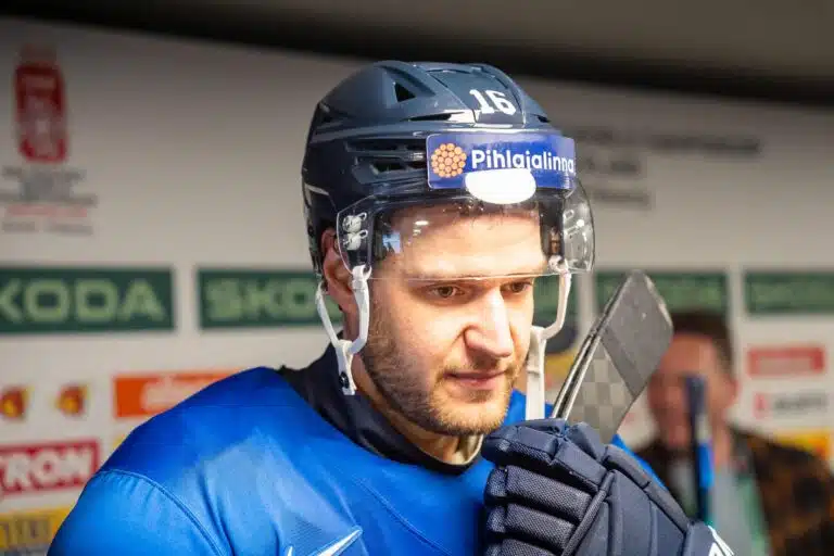 Aleksander Barkov latasi suorat sanat Floridan eksoottisista vahvistuksista: ”Olemme onnekkaita”
