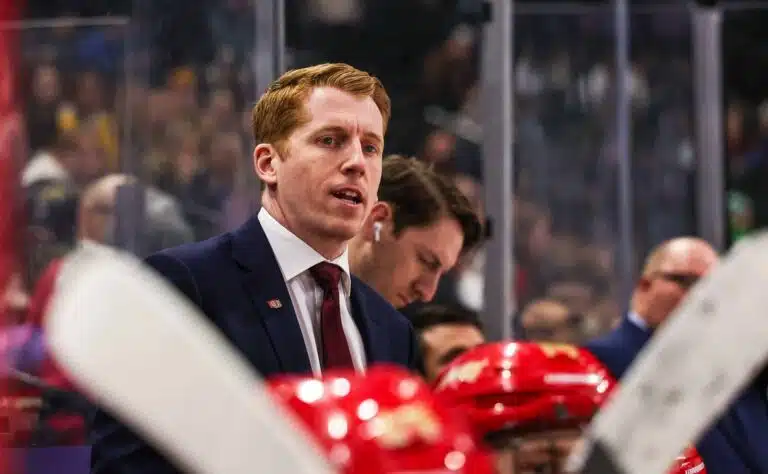 Lähde: NCAA-valmentajalla tiukat vaatimukset NHL-pestille