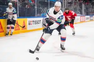 Iskikö Toronto Maple Leafs kultasuoneen? Yllätysnimi dominoi MM-jäillä 18-vuotiaana