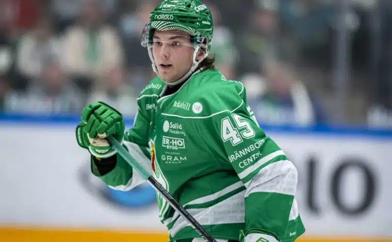Liiga-joukkueelle mahdollisuus NHL-rahoihin – nuori MM-puolustaja vapaana