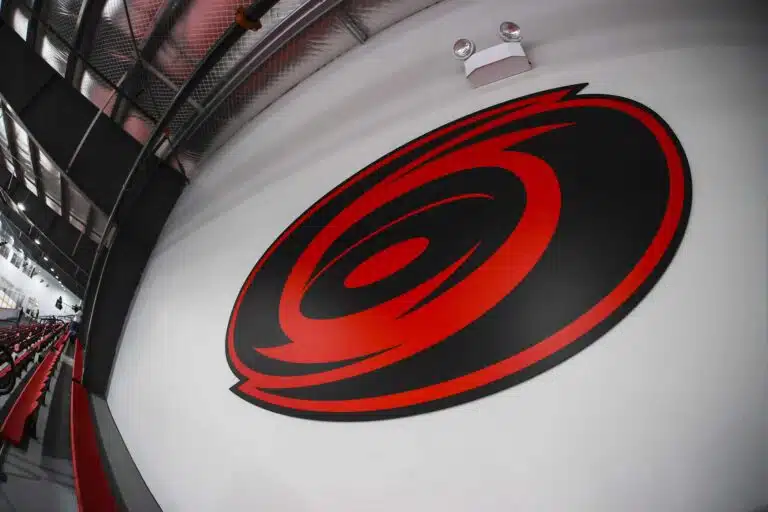 Ilvekseen yhdistetty puolustaja teki NHL-sopimuksen