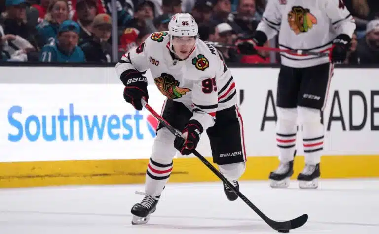Lähde: Chicago Blackhawksin runkohyökkääjä lähtökuopissa