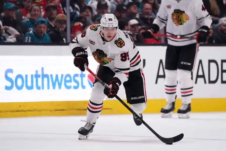 Lähde: Chicago Blackhawksin runkohyökkääjä lähtökuopissa
