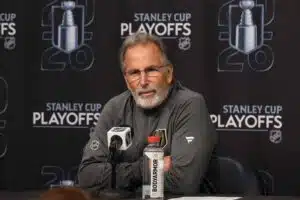 Lähes 70-vuotias kulttihahmo palaa Stanley Cup -finaaleihin – ”Ainahan sitä ajattelee?”