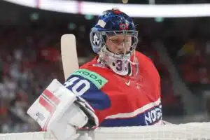 MM-sankarista sylkykupiksi päätynyt veskari selittää kohuttua KHL-siirtoaan: ”Minun oli pakko”