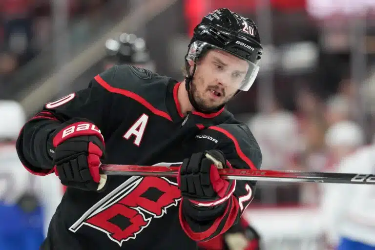 Näkökulma: Sebastian Aho uppoaa yhdessä Carolinan kanssa