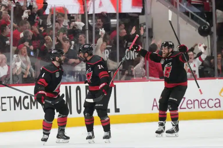 Hurjat lukemat julki – Carolina Hurricanes voittaa neljännen finaalin?