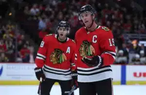Patrick Kane houkuttelee Jonathan Toewsia paluuseen – ”Haluaisimme saada takaisin