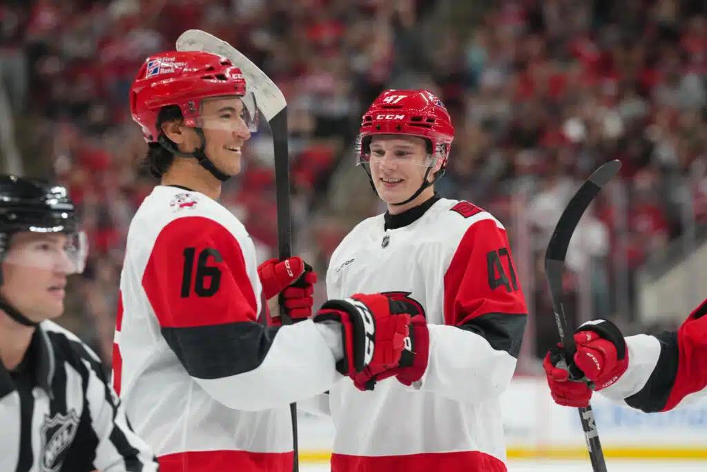 Carolina Hurricanes kiinnitti suomalaispelurin